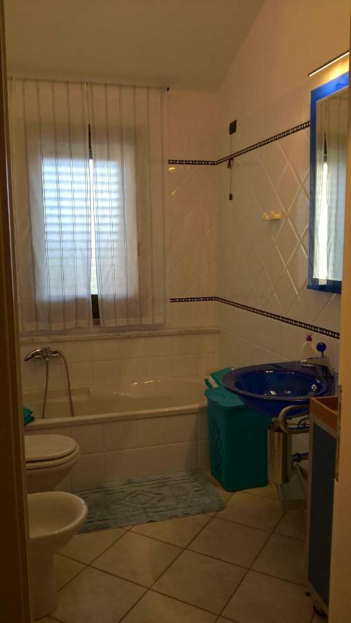 Villa La Casa nel Borgo Chia Esterno foto